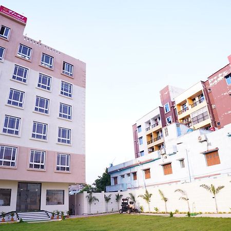 The Marutinandan Grand Hotel Deoghar Buitenkant foto