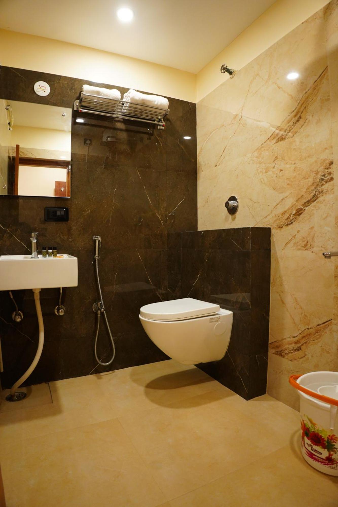 The Marutinandan Grand Hotel Deoghar Buitenkant foto