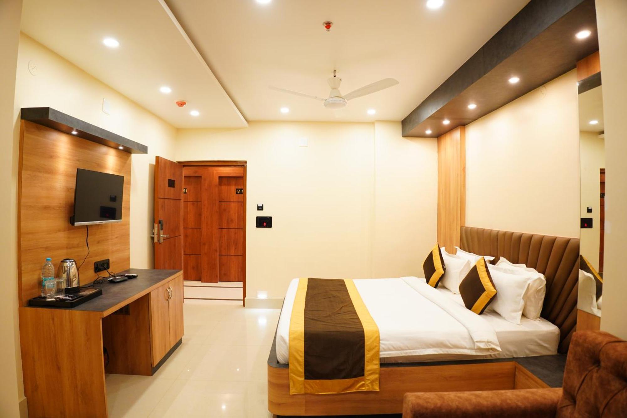 The Marutinandan Grand Hotel Deoghar Buitenkant foto