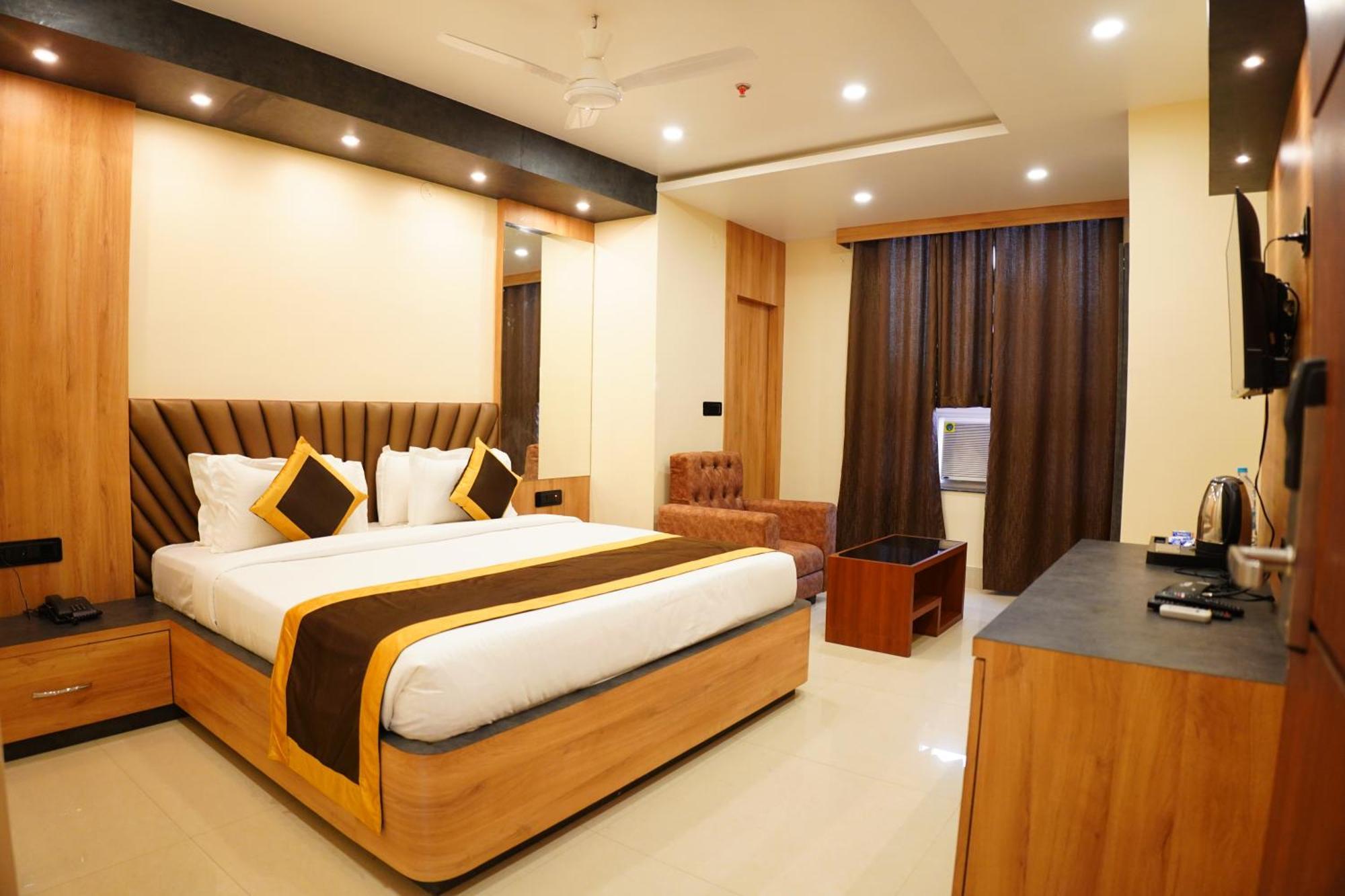 The Marutinandan Grand Hotel Deoghar Buitenkant foto