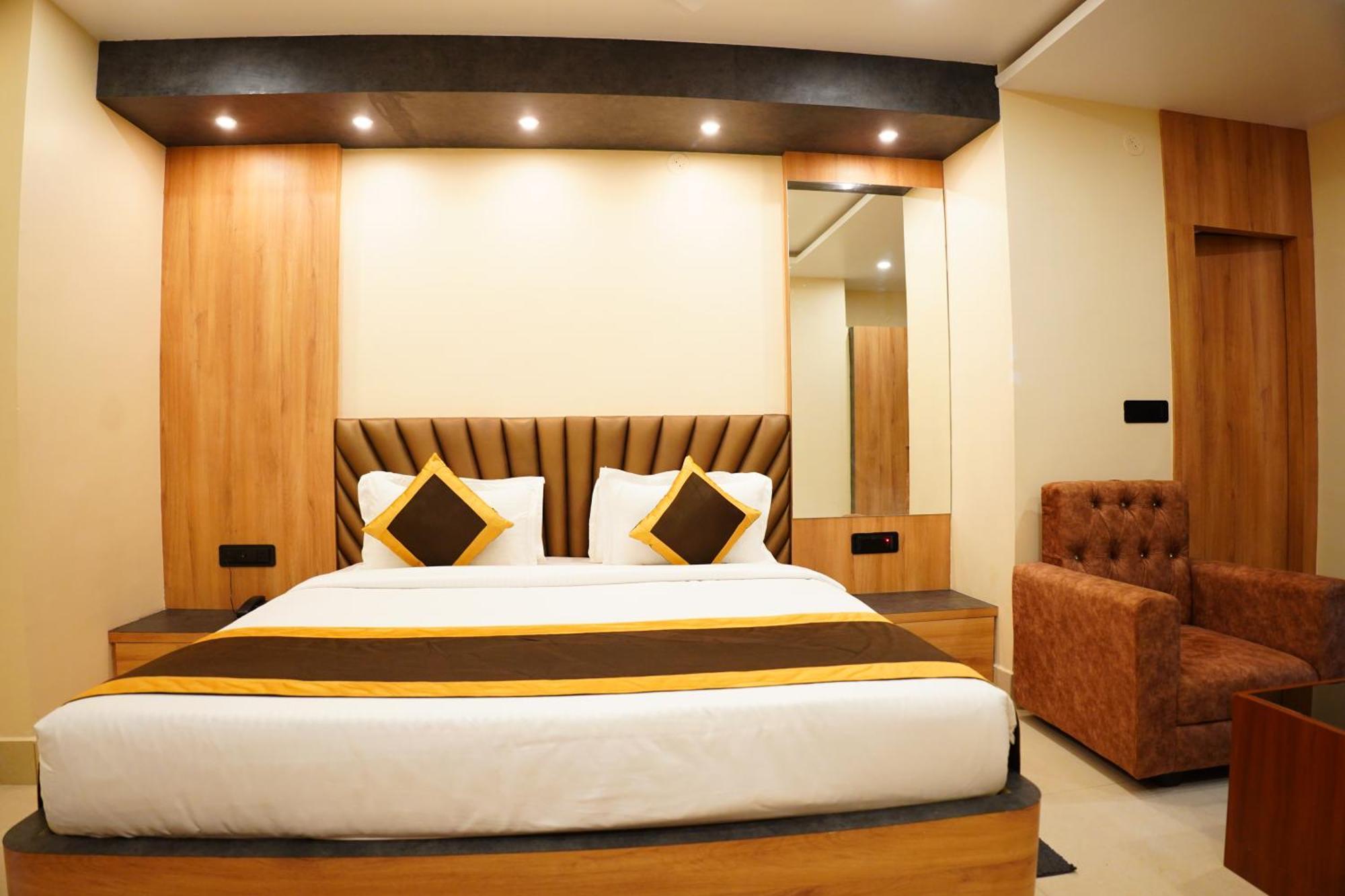 The Marutinandan Grand Hotel Deoghar Buitenkant foto